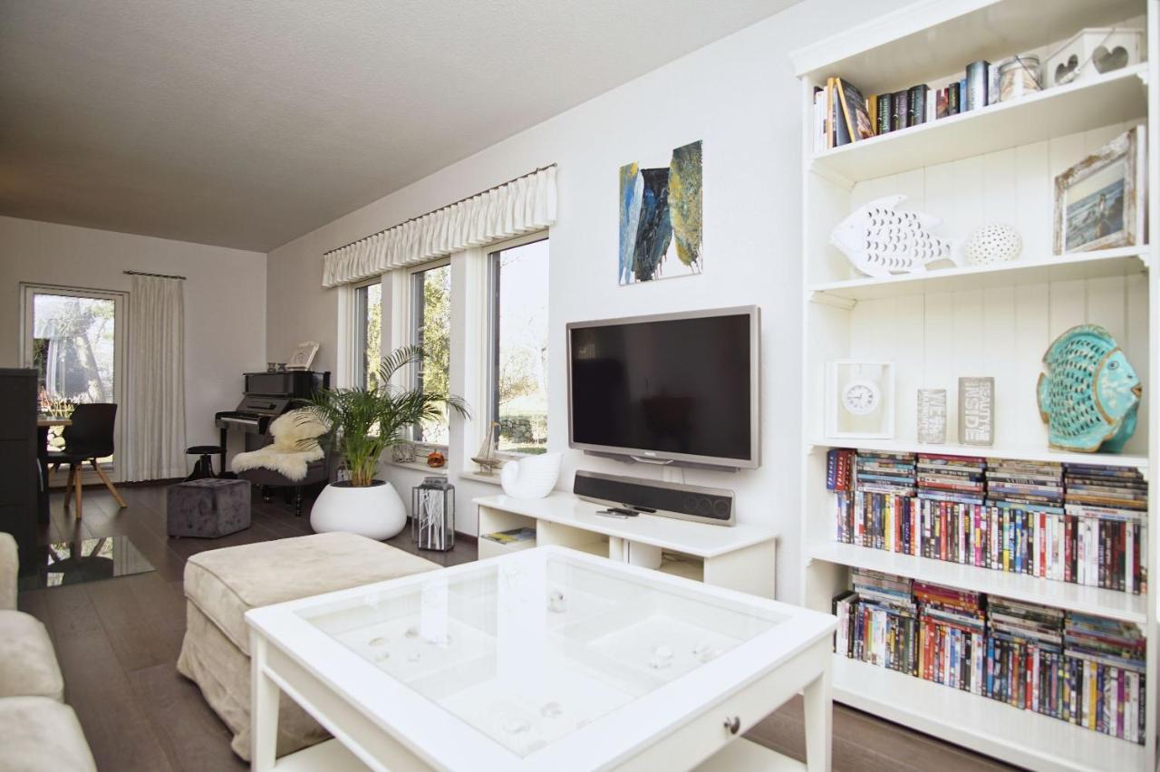 Komfortables Haus Mit Kamin, Sauna, Garten, Terrasse - Ferienhaus Sternschnuppe Wiek auf Rugen Bagian luar foto
