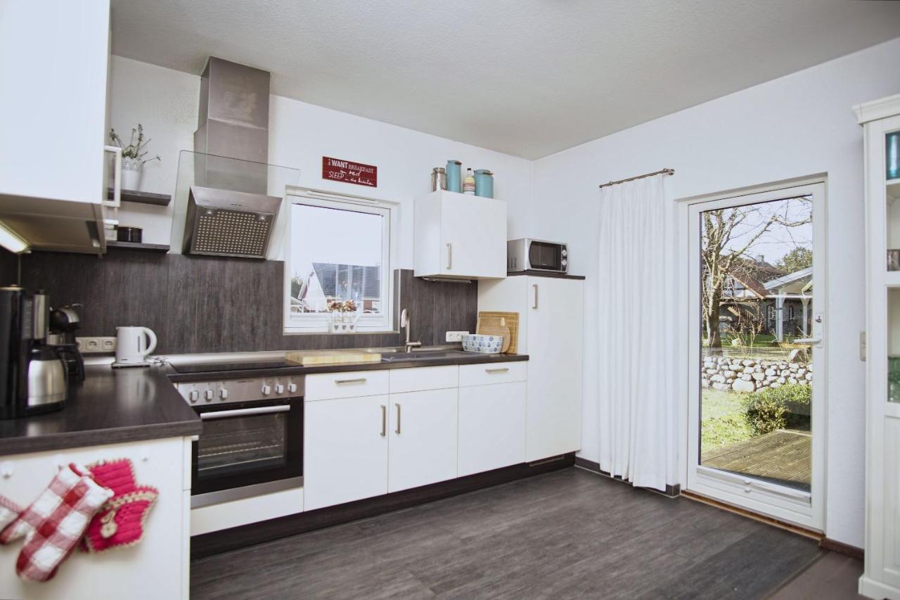 Komfortables Haus Mit Kamin, Sauna, Garten, Terrasse - Ferienhaus Sternschnuppe Wiek auf Rugen Bagian luar foto