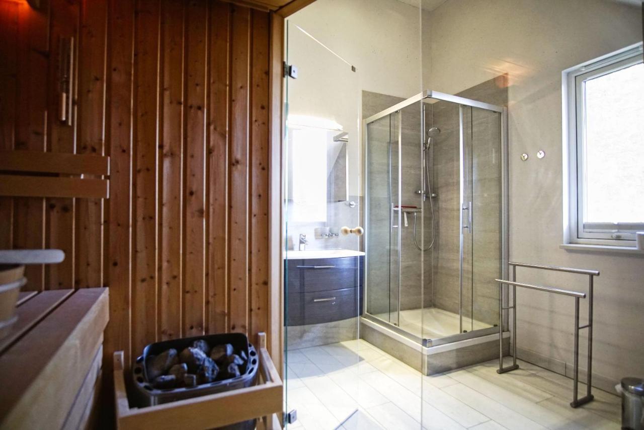 Komfortables Haus Mit Kamin, Sauna, Garten, Terrasse - Ferienhaus Sternschnuppe Wiek auf Rugen Bagian luar foto